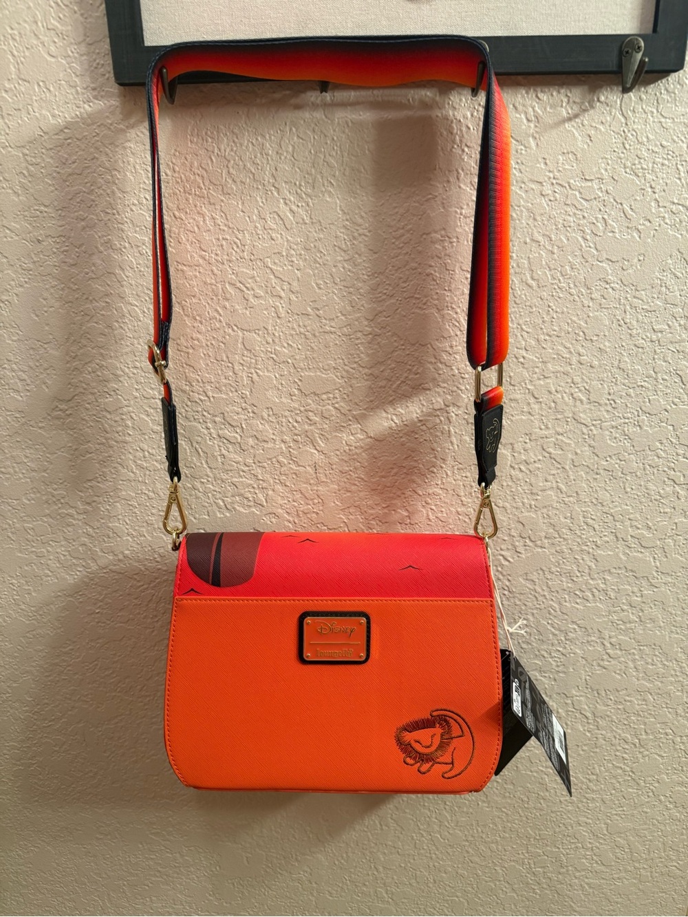 The Lion King 30th Anniversary Pride Rock Crossbody Bag - Picture 3 of 13